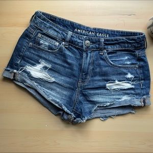 SOLD: AE Tomgirl Shortie Jean Shorts